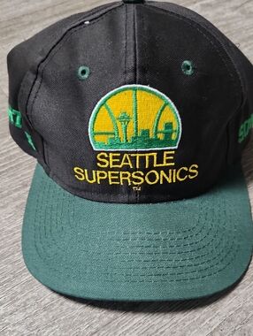Vintage Competitor Seattle Supersonics Embroidered Snapback Hat - Black & Green
